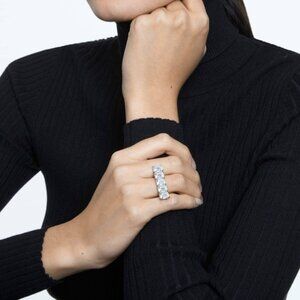 ATHENTIC Swarovski Ring